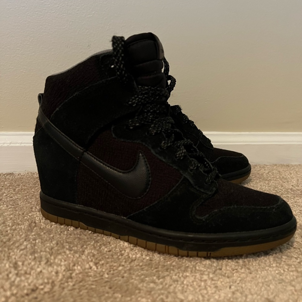 All black Nike dunks size 7